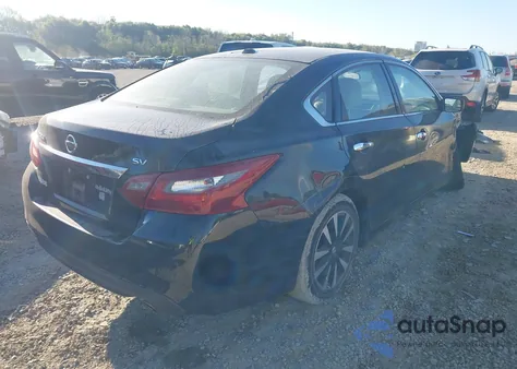 2018 Nissan Altima 2.5 Sv z USA, uszkodzony, nr VIN 1N4AL3AP8JC245739